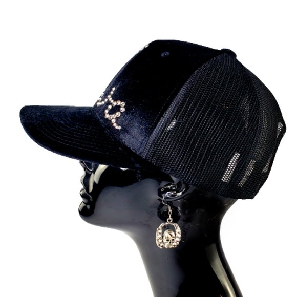 Skull Dangle Earring with Swarovski Crystals. New!!! - Picture 3 of 7